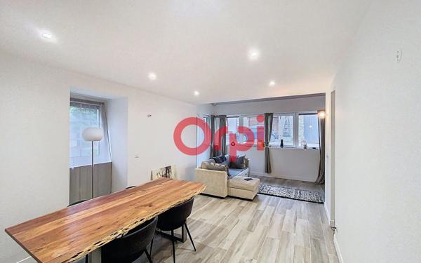 Appartement à louer    4 pièces • 94,09 m2 Feigères