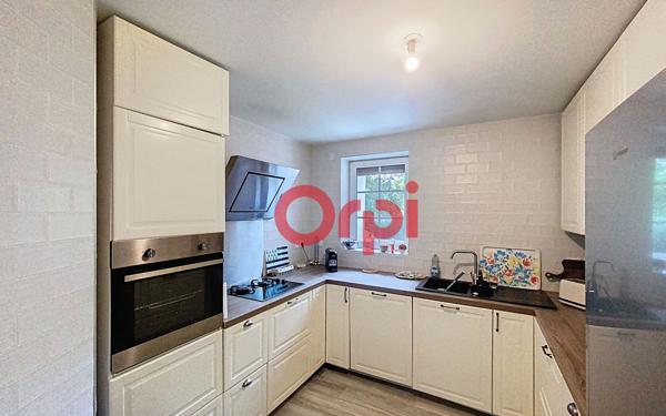 Appartement à louer    4 pièces • 94,09 m2 Feigères