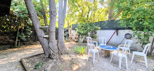 Bouc Bel Air grande maison familiale de 154 m2 sur terrain de 1.216 m2 avec piscine, chalet de 40 m2