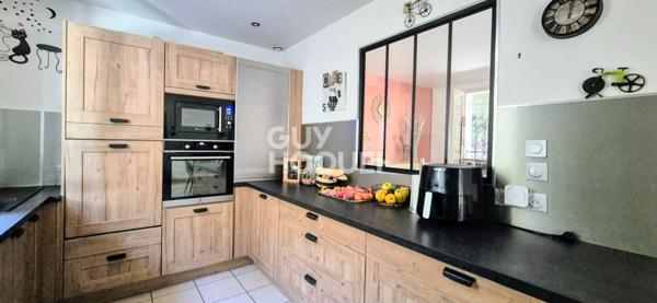 Bouc Bel Air grande maison familiale de 154 m2 sur terrain de 1.216 m2 avec piscine, chalet de 40 m2