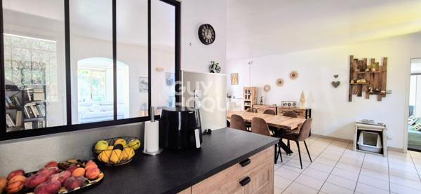 Bouc Bel Air grande maison familiale de 154 m2 sur terrain de 1.216 m2 avec piscine, chalet de 40 m2