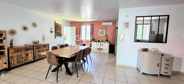 Bouc Bel Air grande maison familiale de 154 m2 sur terrain de 1.216 m2 avec piscine, chalet de 40 m2