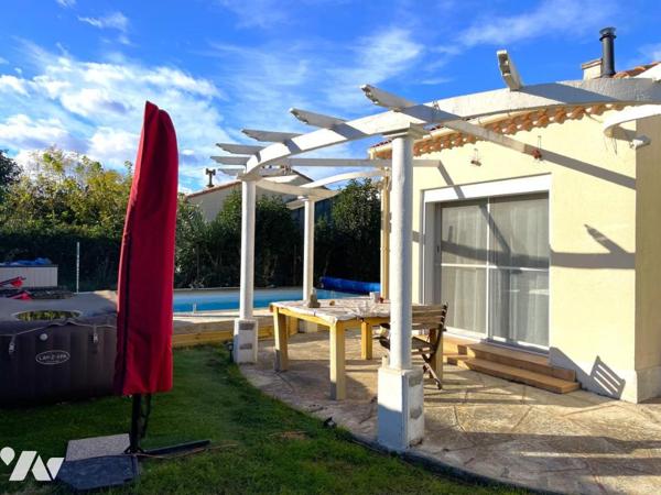 Maison plain pied rénovée 2 chambres, grand garage, piscine