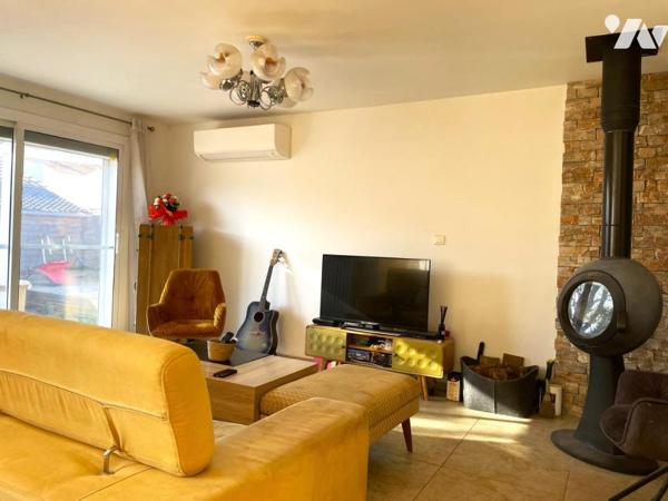 Maison plain pied rénovée 2 chambres, grand garage, piscine