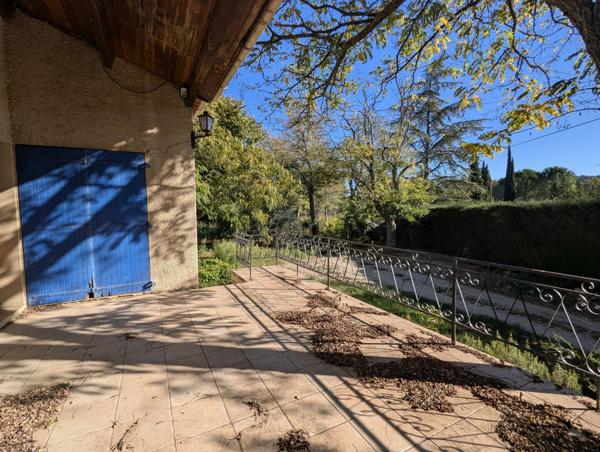 Villa plain pied à rénover entre Lourmarin et Cucuron