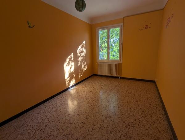 Villa plain pied à rénover entre Lourmarin et Cucuron