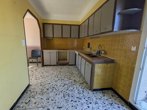 Villa plain pied à rénover entre Lourmarin et Cucuron