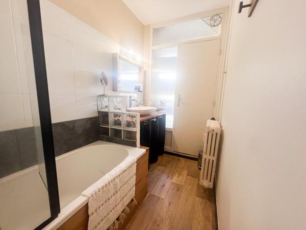 Appartement lumineux à Bellevue (le chouette côté ?)