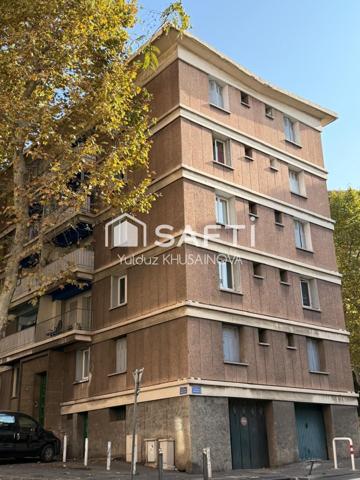 GRAND  APPARTEMENT T4 REFAIT A NEUF