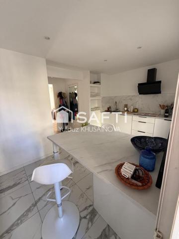 GRAND  APPARTEMENT T4 REFAIT A NEUF