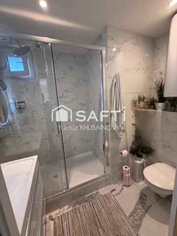 GRAND  APPARTEMENT T4 REFAIT A NEUF