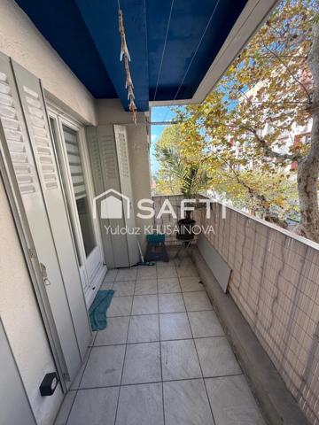 GRAND  APPARTEMENT T4 REFAIT A NEUF