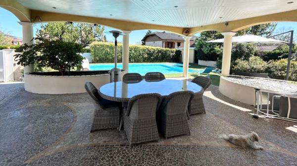 Maison à VALSERHONE, 01200 - 7 pièces 189m²