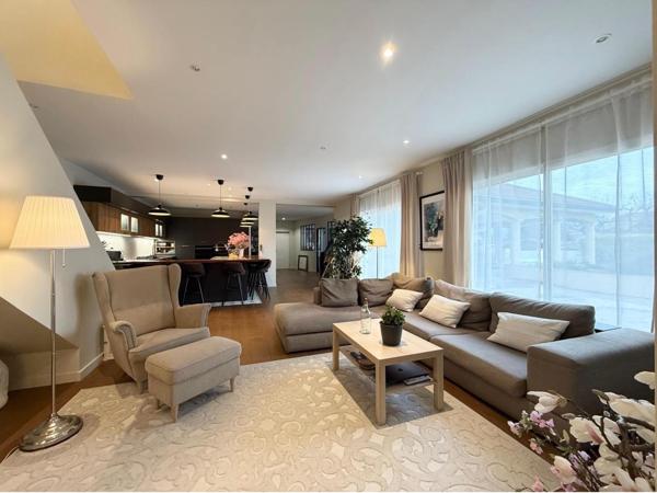 Maison à VALSERHONE, 01200 - 7 pièces 189m²