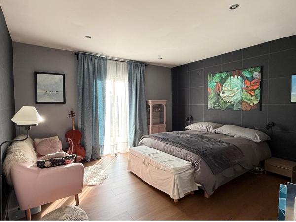 Maison à VALSERHONE, 01200 - 7 pièces 189m²