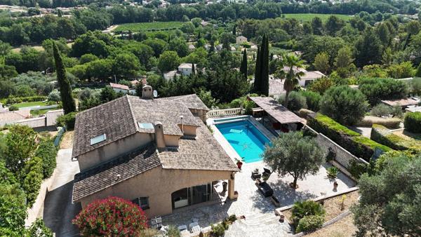 A vendre/ Maison de 144m² avec piscine.