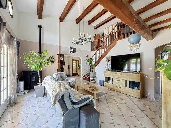 A vendre/ Maison de 144m² avec piscine.