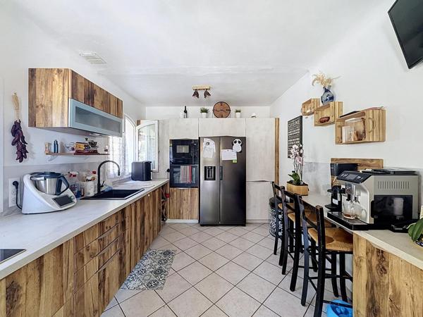 A vendre/ Maison de 144m² avec piscine.