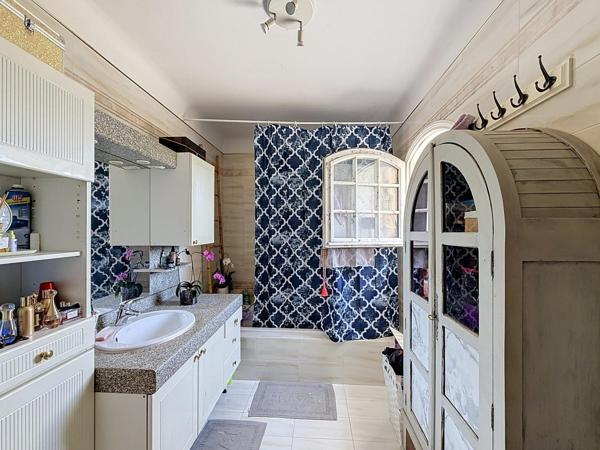 A vendre/ Maison de 144m² avec piscine.