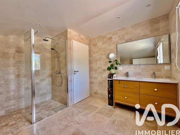 Maison à vendre 10 pièces 247 m² Vidauban