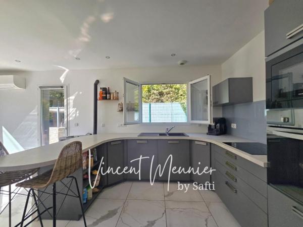 Maison 4 ch / Piscine / Garage / Centre Miribel