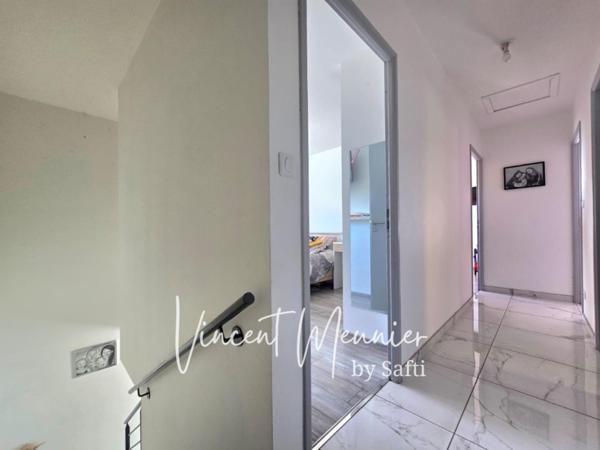 Maison 4 ch / Piscine / Garage / Centre Miribel