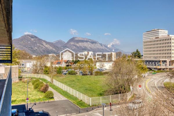 T1 bis de 35 m2 à Grenoble, Résidence de 2008, avec espaces verts