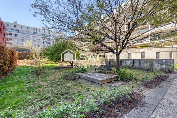 T1 bis de 35 m2 à Grenoble, Résidence de 2008, avec espaces verts