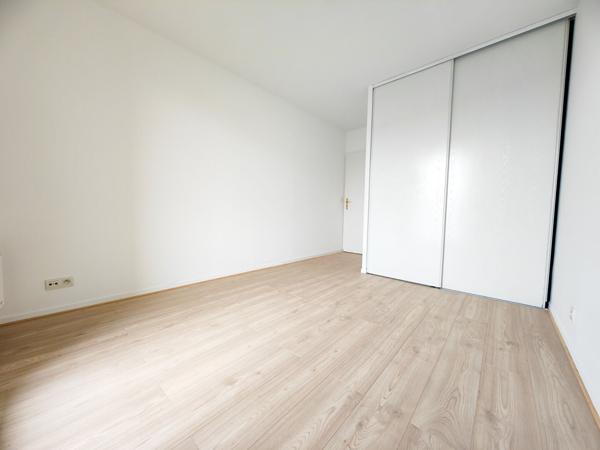 T2 40m² + BALCON + PARKING ENTIEREMENT REFAIT - CERGY LE HAUT
