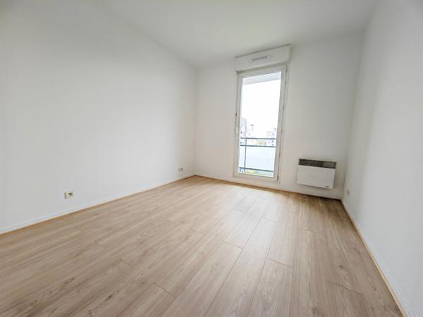 T2 40m² + BALCON + PARKING ENTIEREMENT REFAIT - CERGY LE HAUT