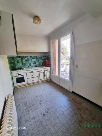 Affaire Draguignan maison de ville F7 composé de 2 F4 2 garages 2 celliers 280000€ crn2391 Draguignan (83300)