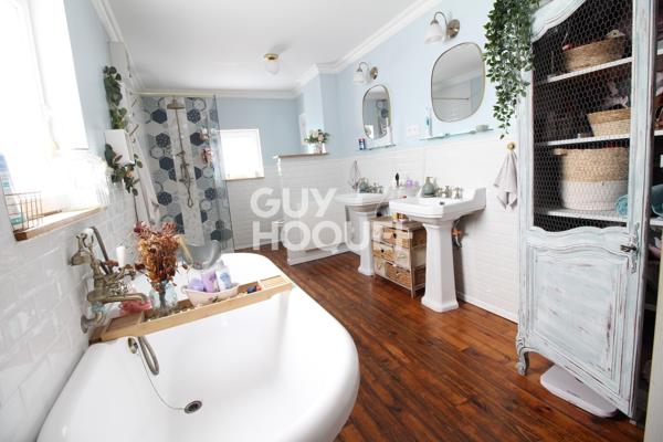 Élégante maison bourgeoise au cachet préservé – Boulevard prisé de Douai