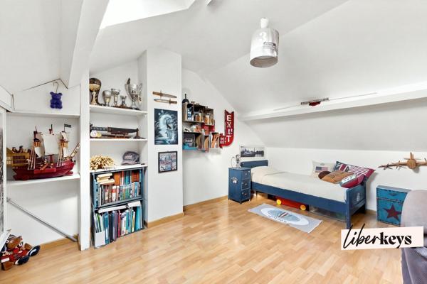 Vernouillet – Jouxtant Dreux -  Maison de ville  de caractère de 150 m 2 , 4 chambres, terrain arboré de 1 744 m²