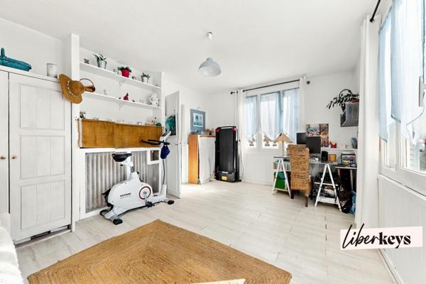 Vernouillet – Jouxtant Dreux -  Maison de ville  de caractère de 150 m 2 , 4 chambres, terrain arboré de 1 744 m²
