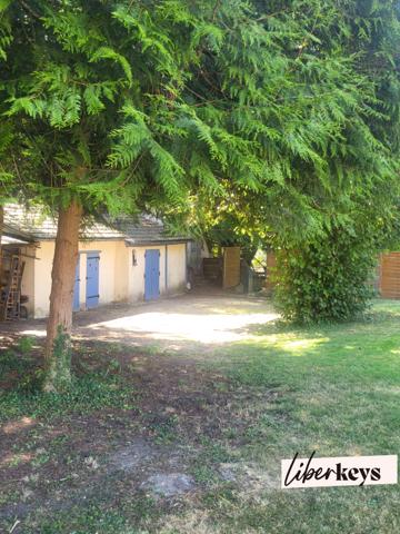 Vernouillet – Jouxtant Dreux -  Maison de ville  de caractère de 150 m 2 , 4 chambres, terrain arboré de 1 744 m²
