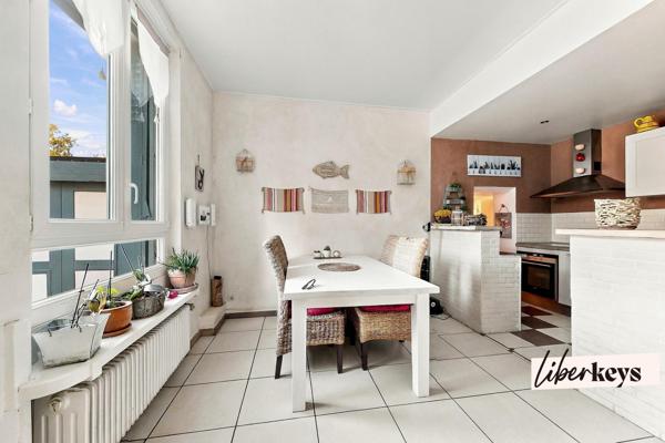 Vernouillet – Jouxtant Dreux -  Maison de ville  de caractère de 150 m 2 , 4 chambres, terrain arboré de 1 744 m²