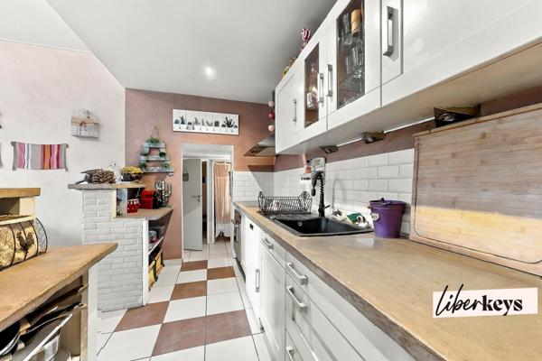 Vernouillet – Jouxtant Dreux -  Maison de ville  de caractère de 150 m 2 , 4 chambres, terrain arboré de 1 744 m²