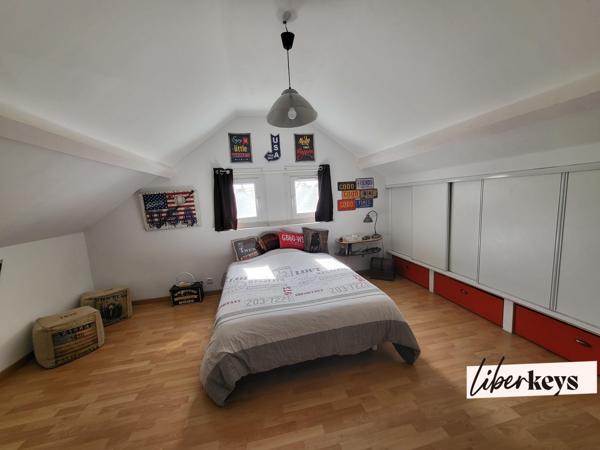 Vernouillet – Jouxtant Dreux -  Maison de ville  de caractère de 150 m 2 , 4 chambres, terrain arboré de 1 744 m²