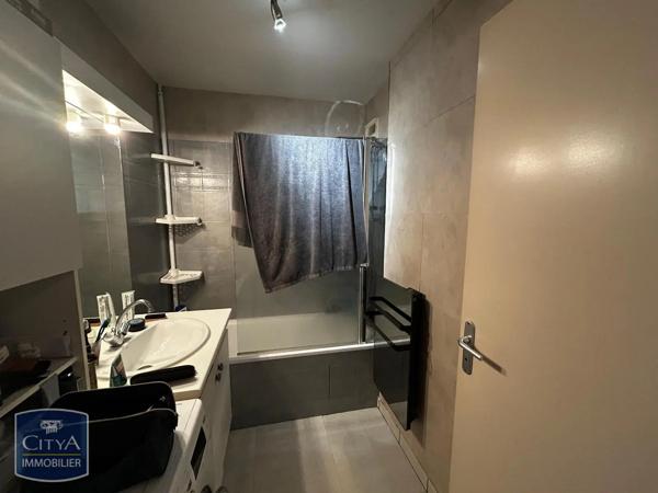 Appartement à louer 2 pièces 51.94m² Mont-de-Marsan (40000)