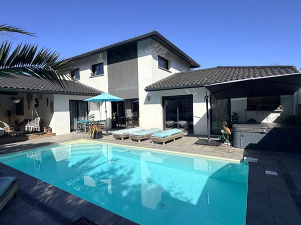 Maison récente 5 pièces avec piscine à vendre à Tarnos