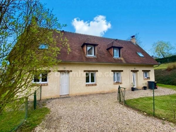 Ensemble de deux agréables maisons à vendre - 10 minutes d'Honfleur - Ambiance campagne au coeur d'un village -