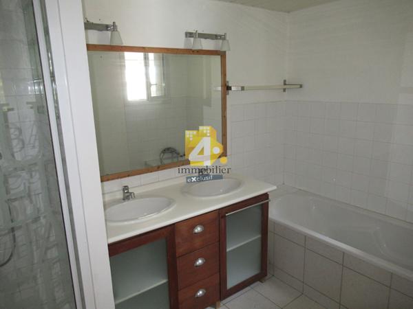 Maison - 8 pièces - 138 m²