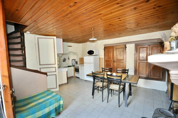 Dpt Alpes de Haute Provence (04), à vendre Proche ANNOT Maison de village en pierres 3 pièces, 60m², Cave et Terrasse.