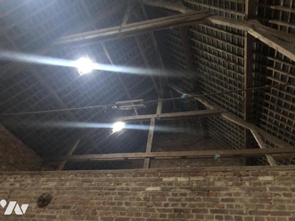 Un corps de ferme avec maison à usage d'habitation, une grange rénovée et 3 hectares de pâtures