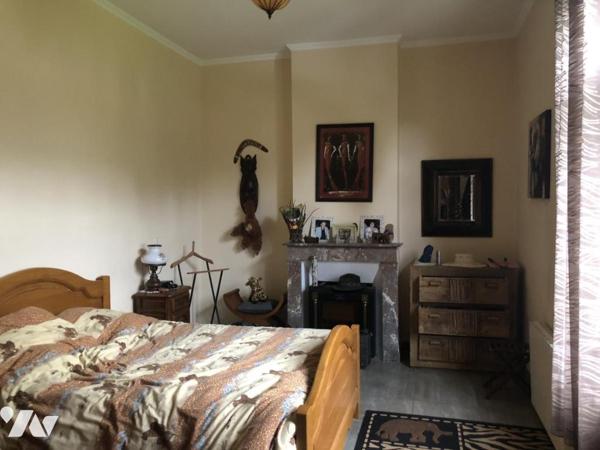 Un corps de ferme avec maison à usage d'habitation, une grange rénovée et 3 hectares de pâtures