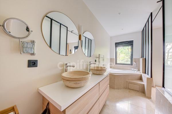 Maison à vendre 5 pièces SURESNES (92)