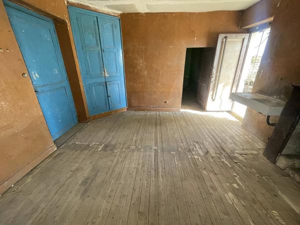 Maison en pierre à rénover entièrement