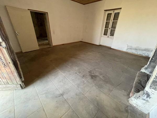 Maison en pierre à rénover entièrement