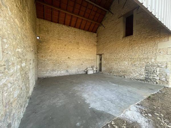 Maison en pierre à rénover entièrement