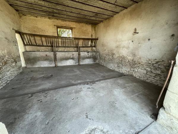 Maison en pierre à rénover entièrement